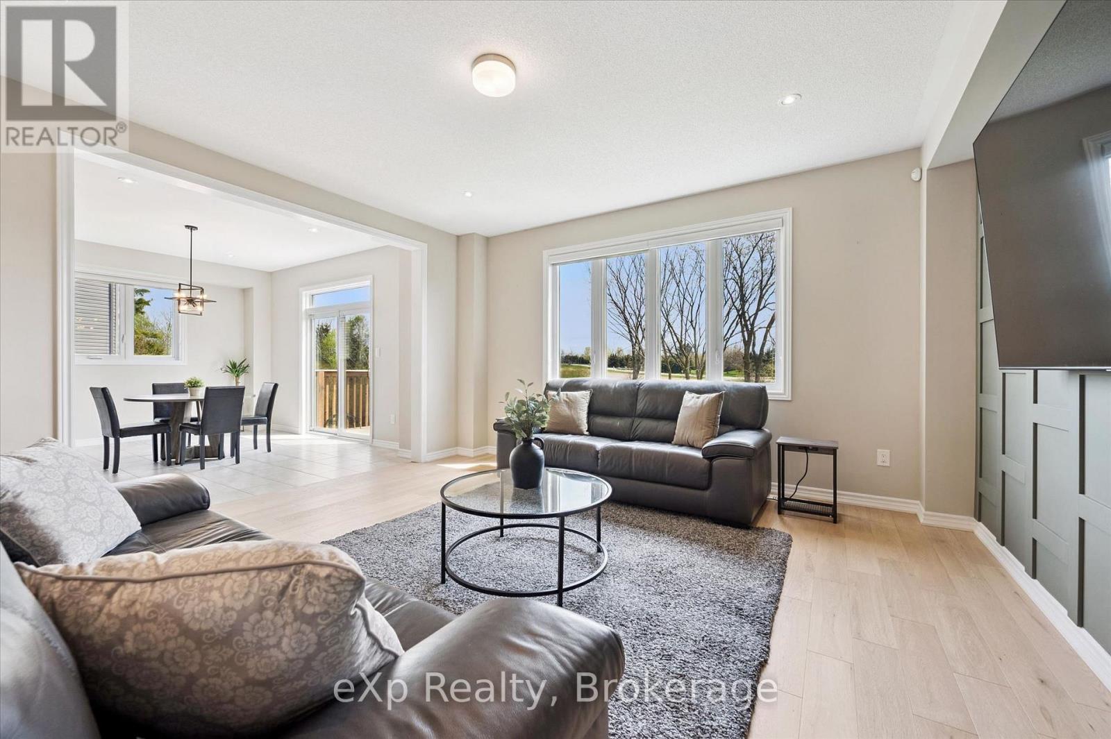 201 MCFARLANE CRESCENT - 12