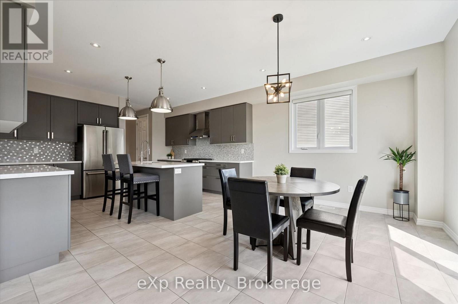201 MCFARLANE CRESCENT - 14