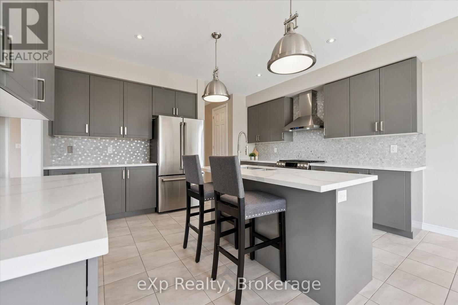 201 MCFARLANE CRESCENT - 15