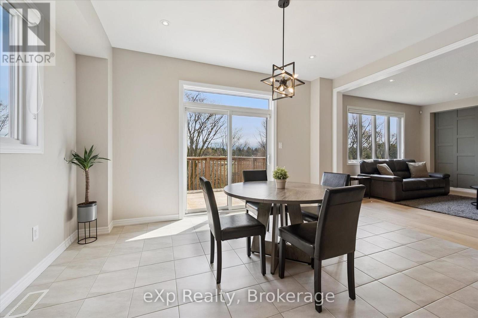 201 MCFARLANE CRESCENT - 19