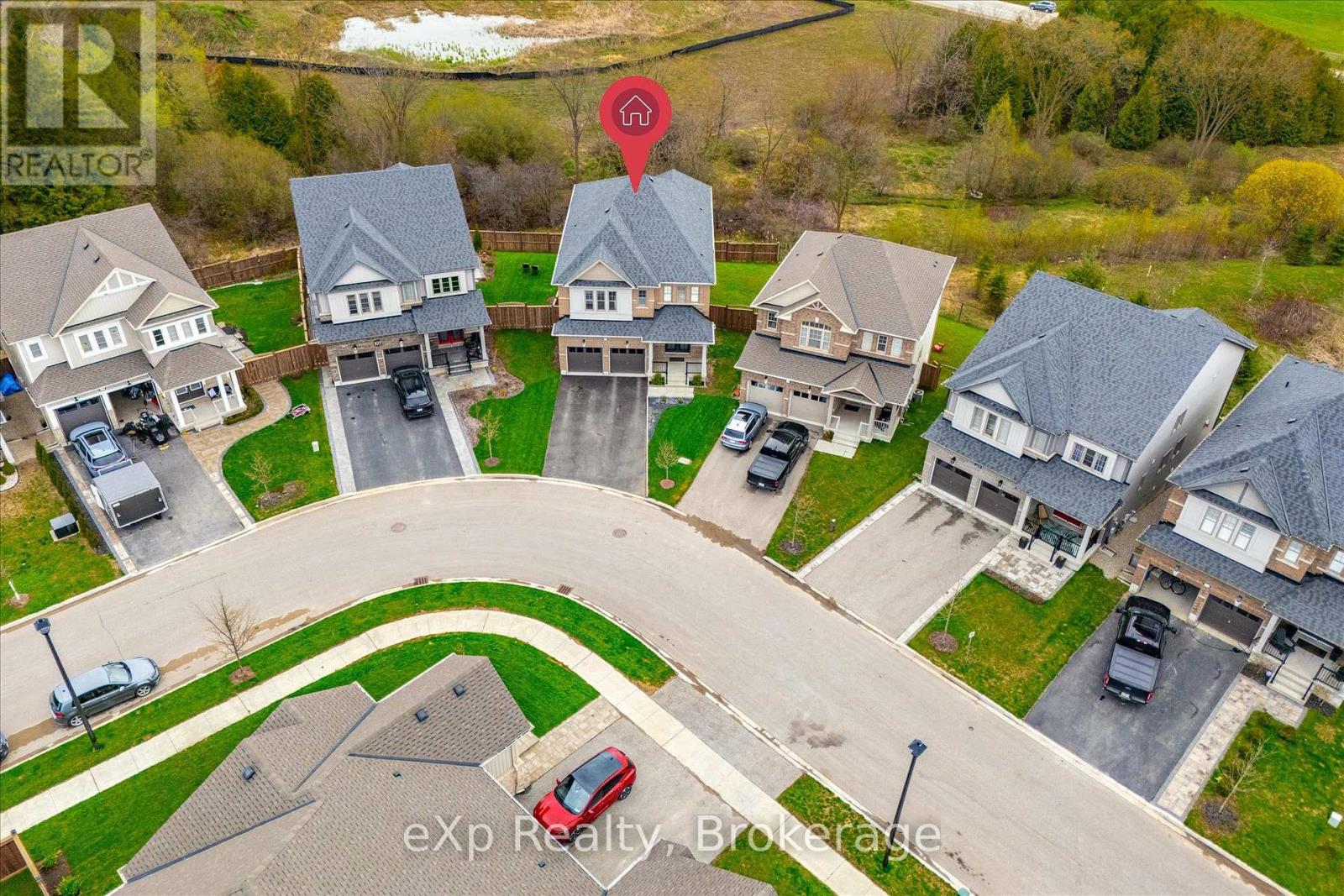 201 MCFARLANE CRESCENT - 2