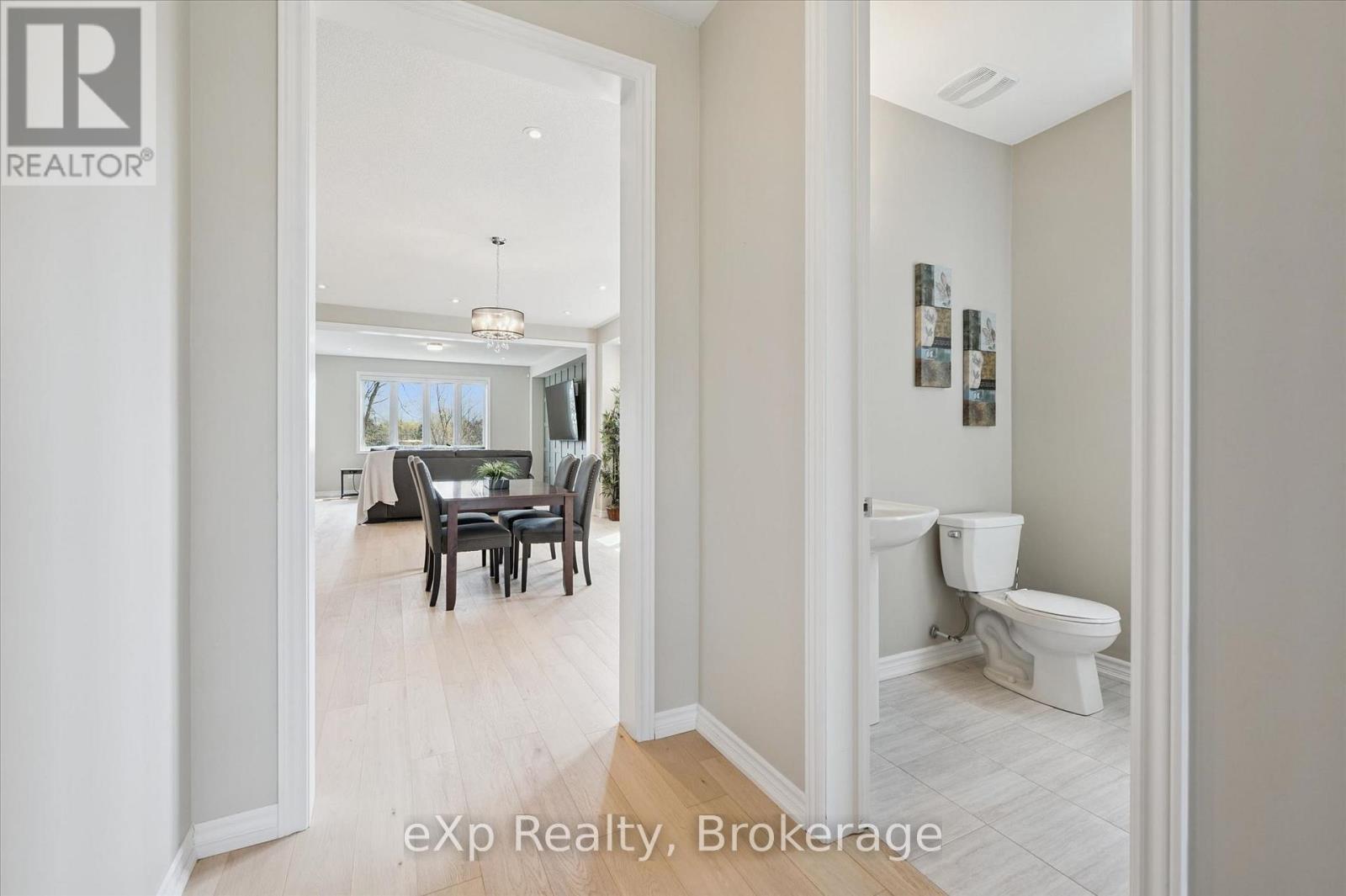 201 MCFARLANE CRESCENT - 25