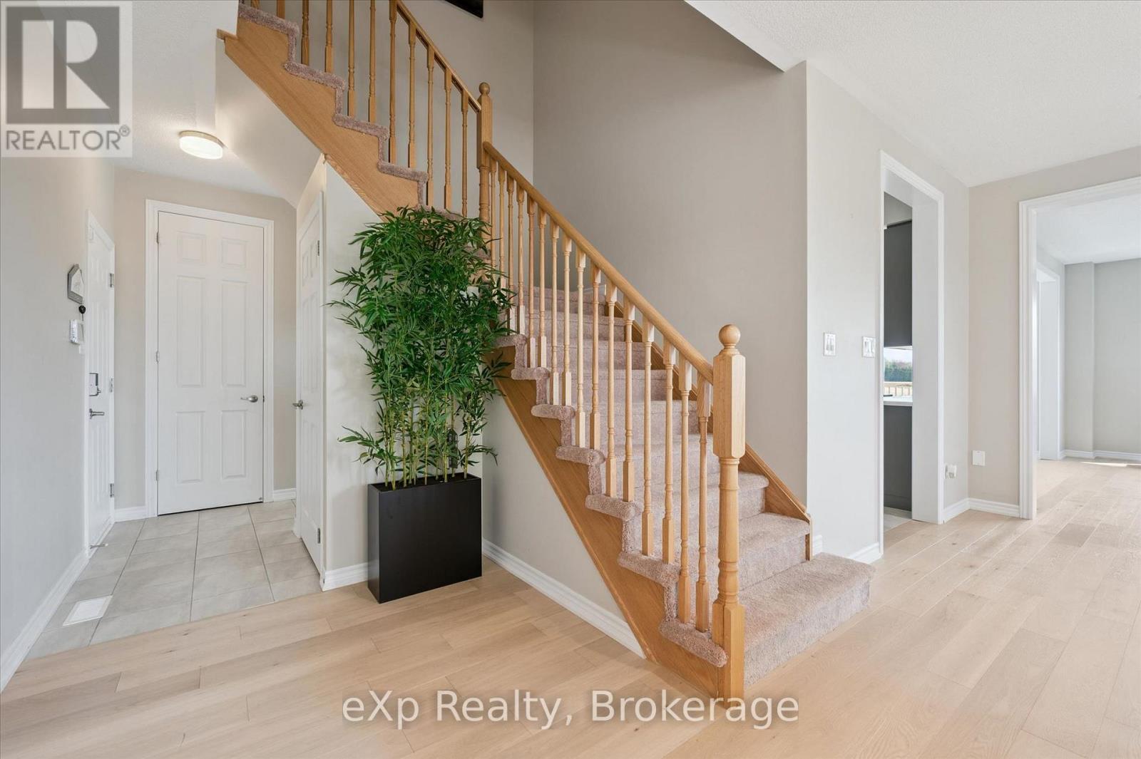 201 MCFARLANE CRESCENT - 27