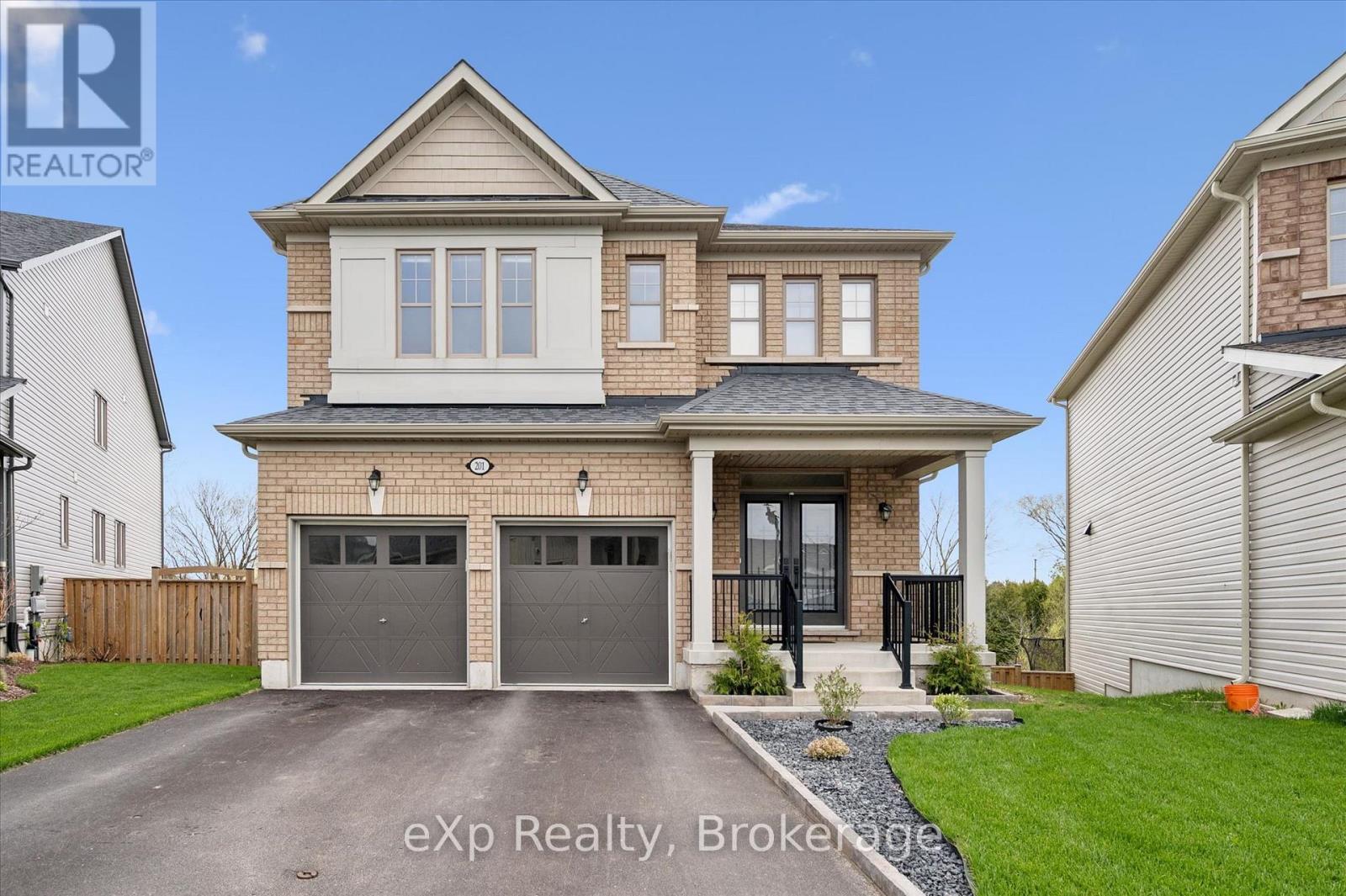 201 MCFARLANE CRESCENT - 3