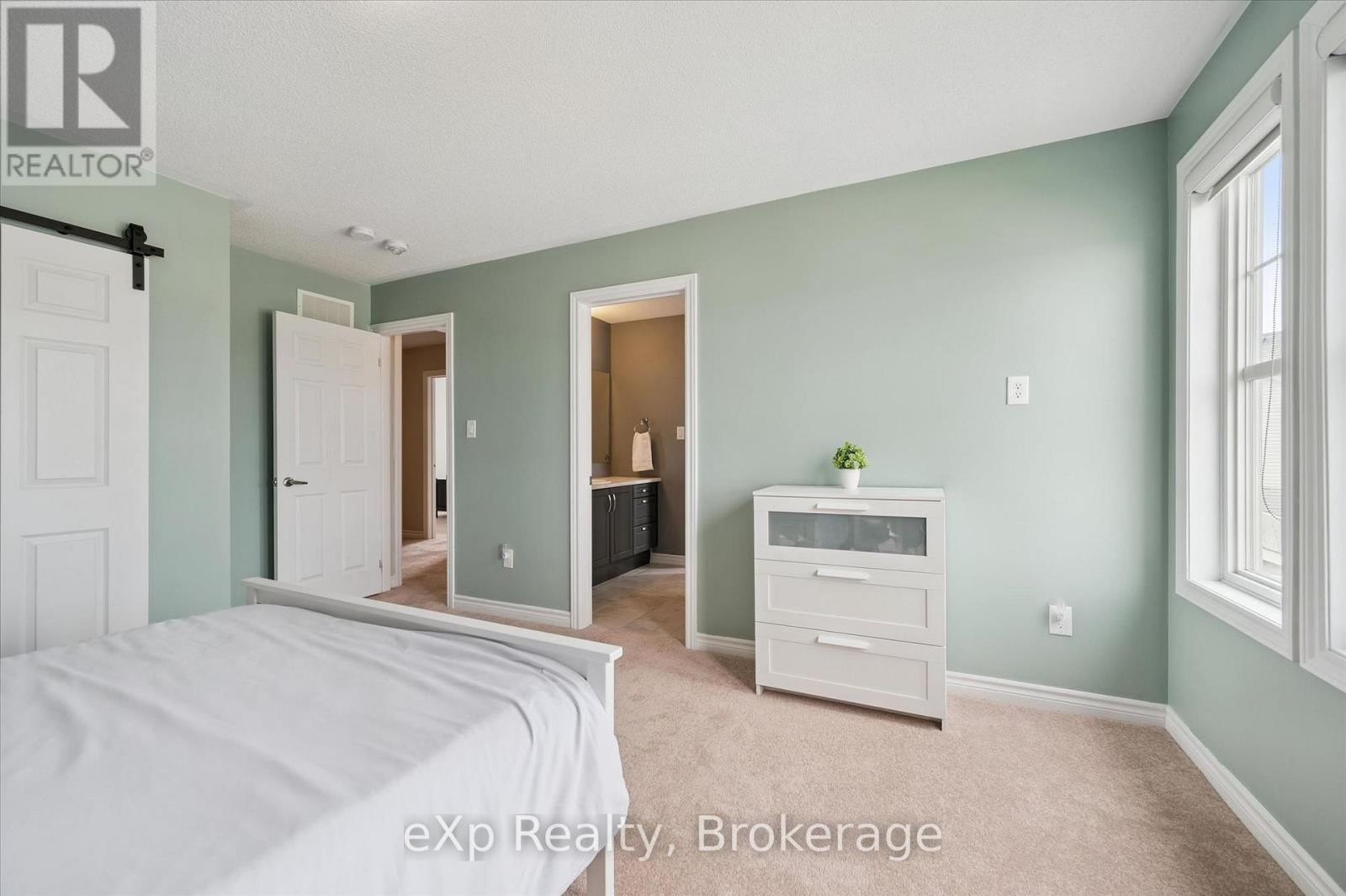 201 MCFARLANE CRESCENT - 30