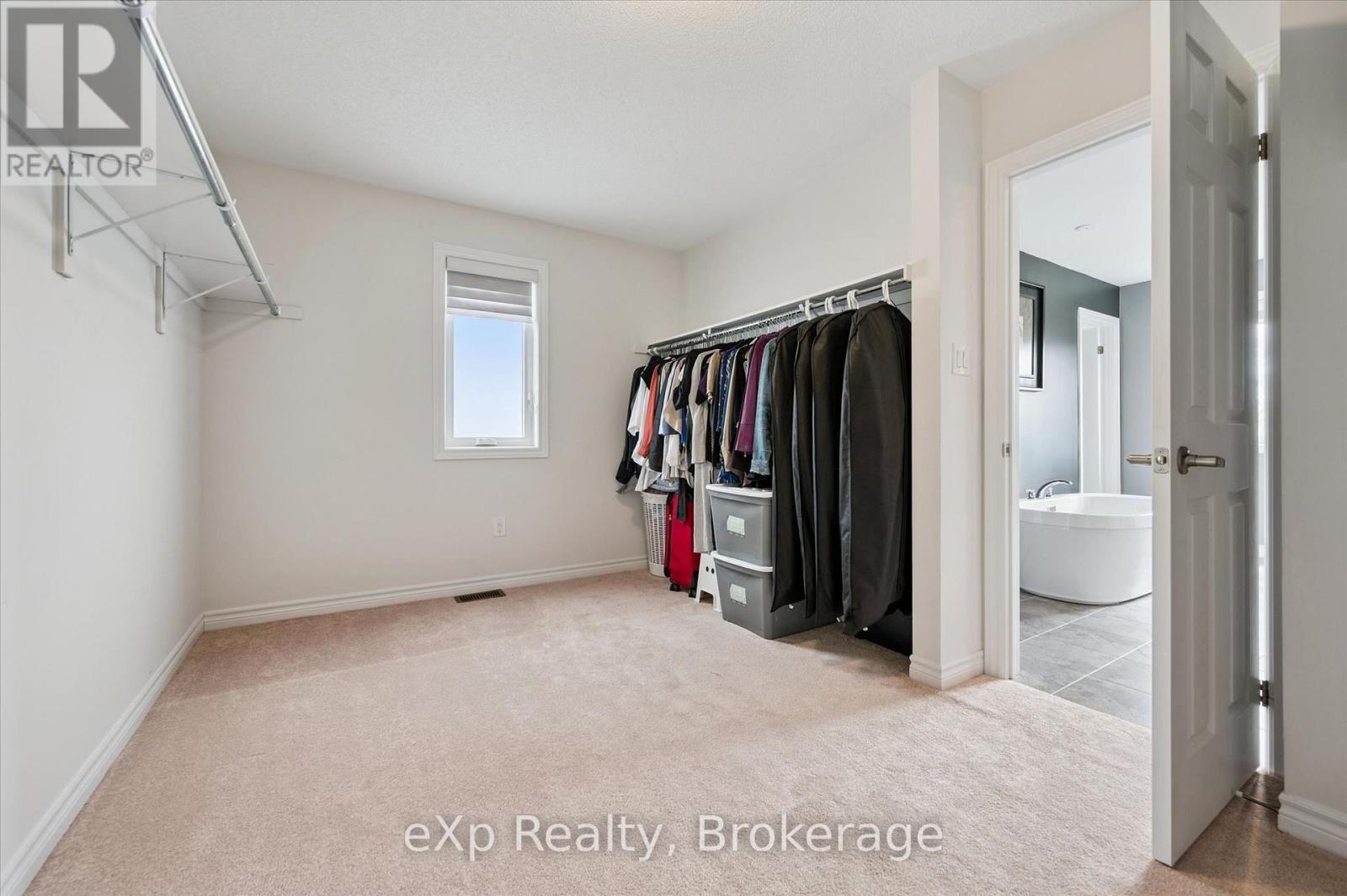 201 MCFARLANE CRESCENT - 42