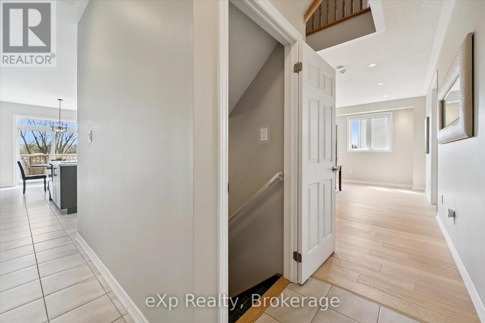 201 MCFARLANE CRESCENT - 43