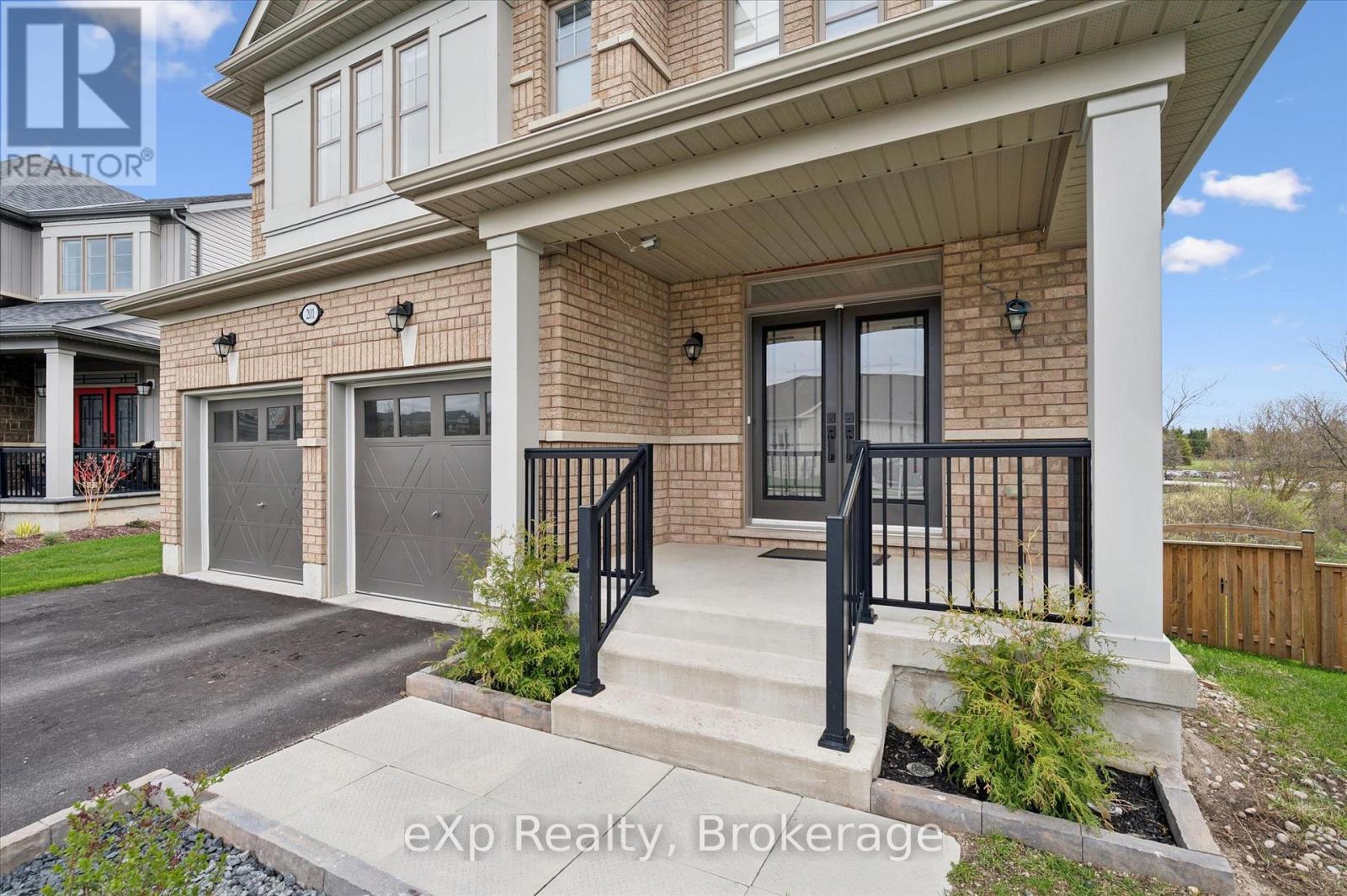 201 MCFARLANE CRESCENT - 6