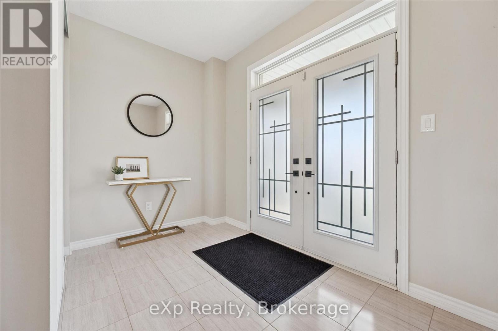 201 MCFARLANE CRESCENT - 7