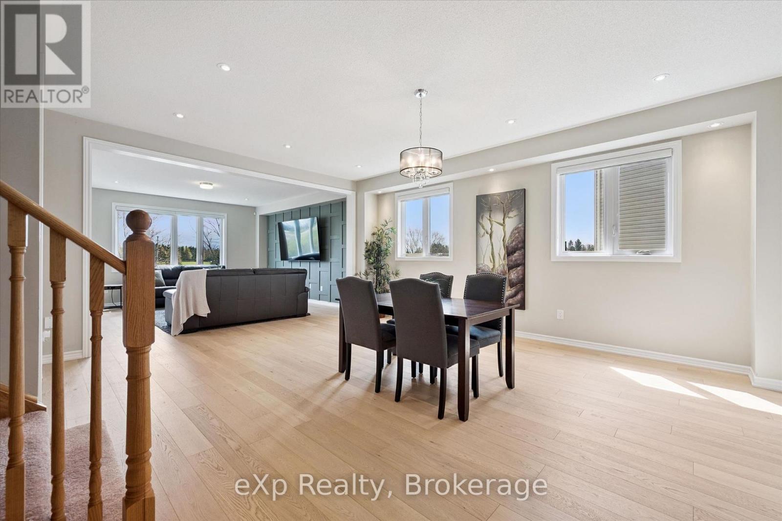201 MCFARLANE CRESCENT - 9