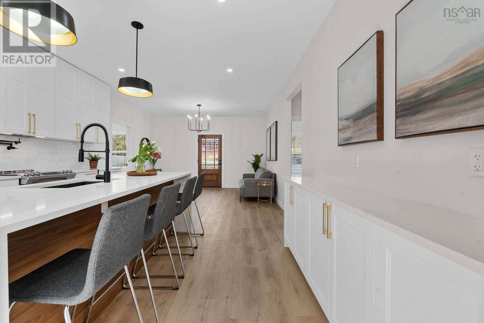 15 Chalet Crescent - 15
