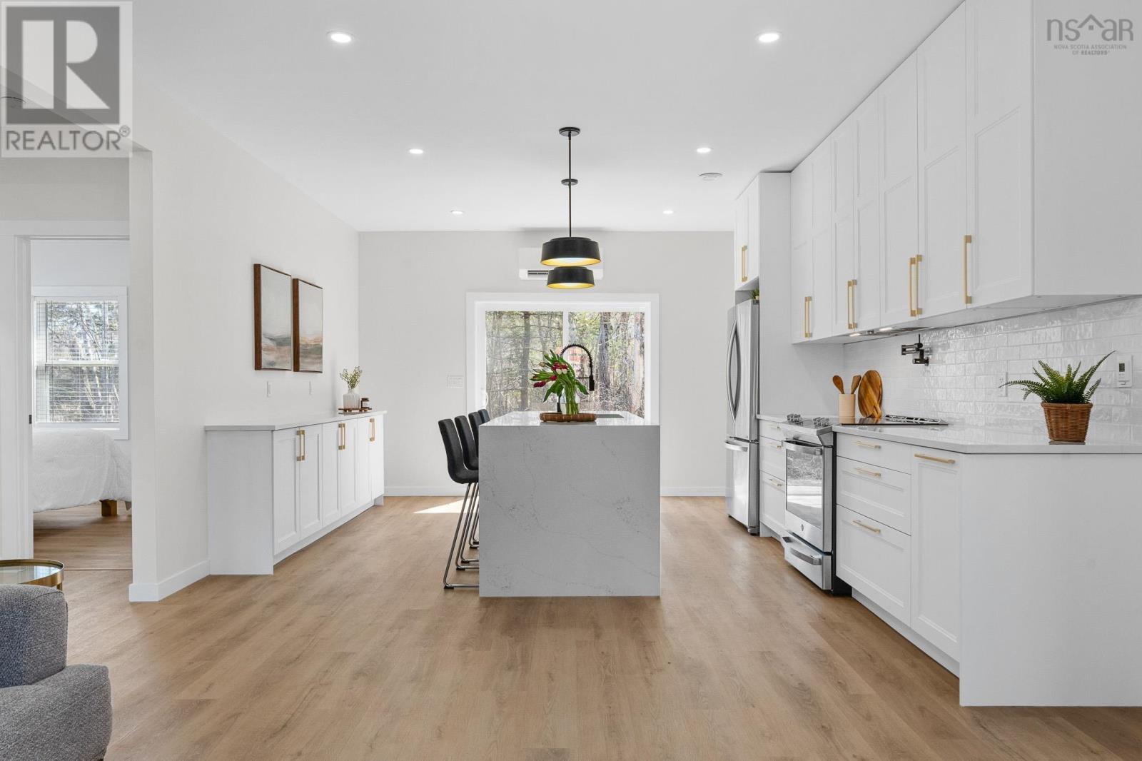 15 Chalet Crescent - 10