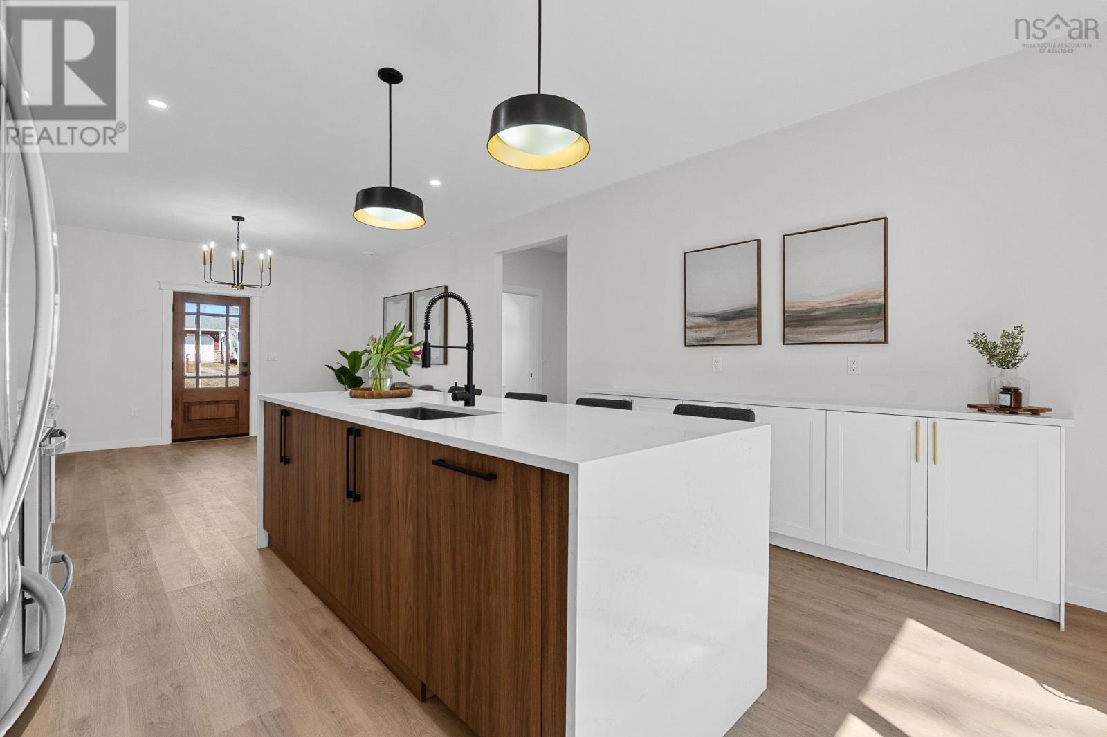 15 Chalet Crescent - 16