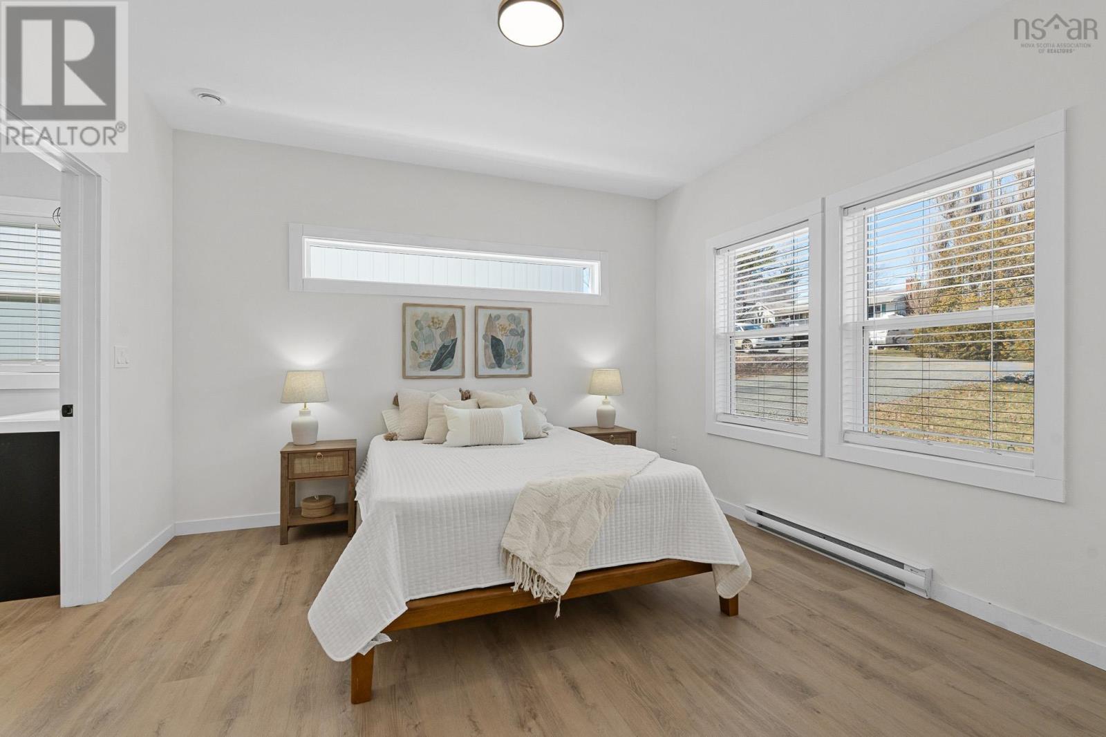 15 Chalet Crescent - 24