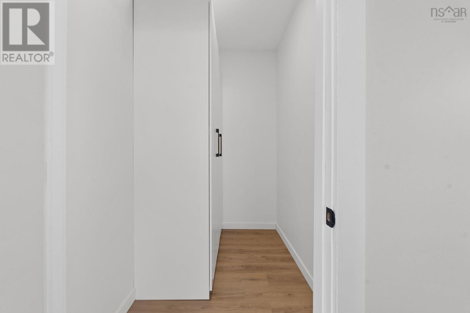 15 Chalet Crescent - 25