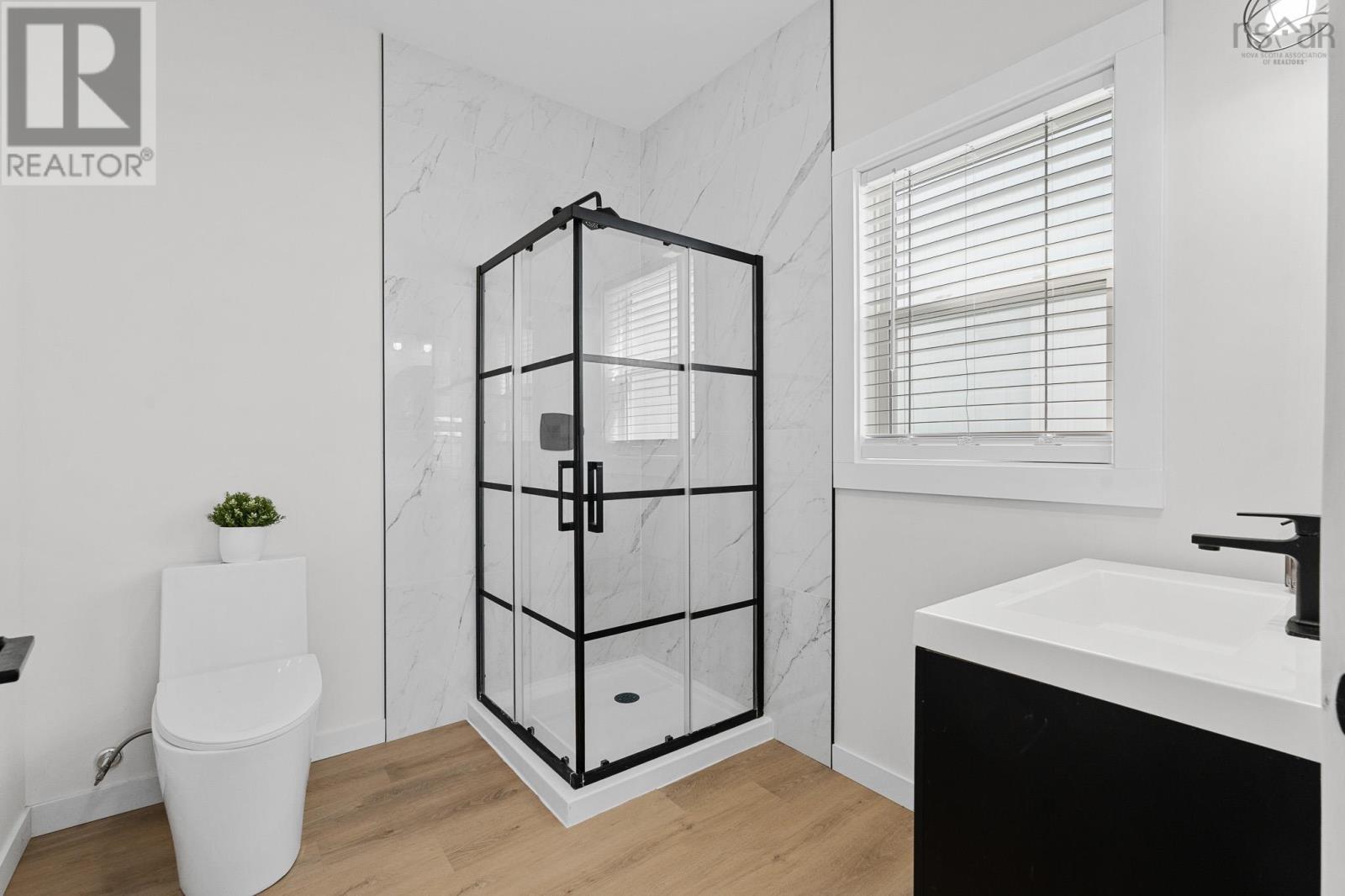 15 Chalet Crescent - 29