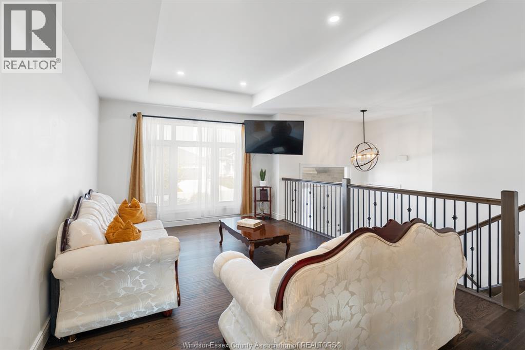 208 CLARKE - 8