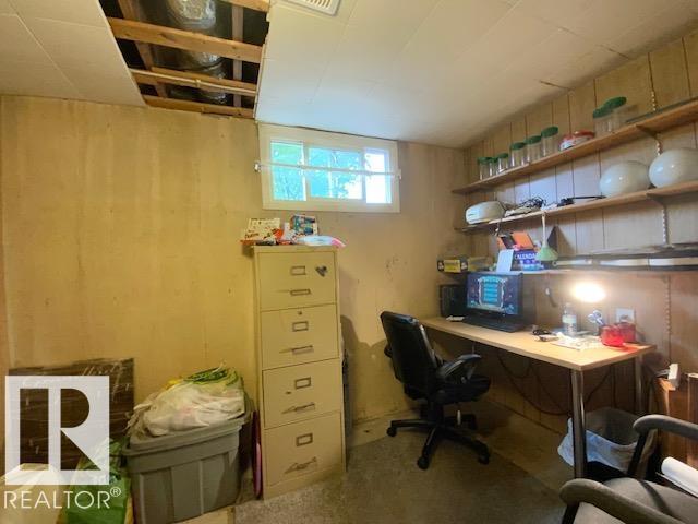 4106 51A ST - 32