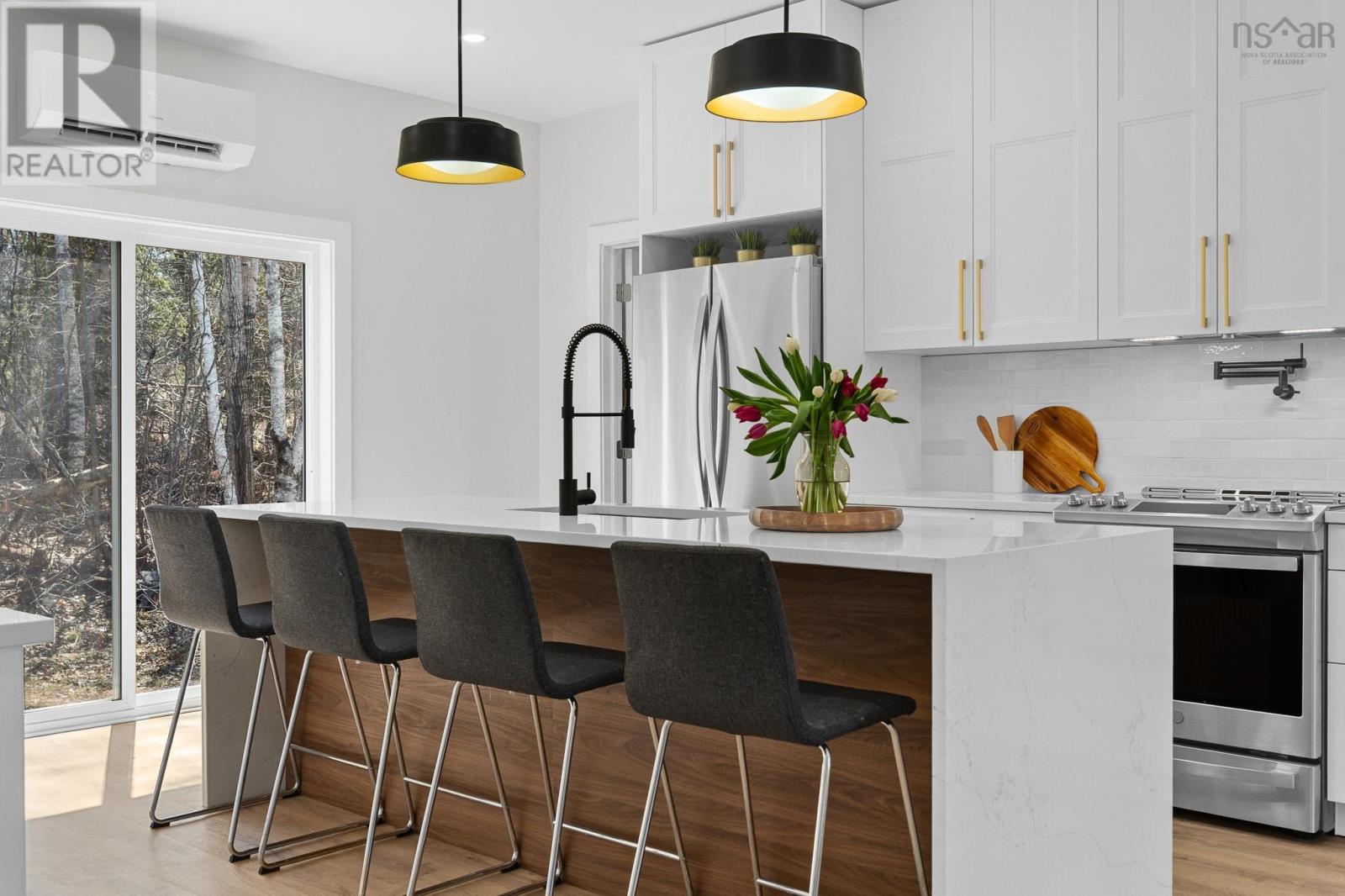 15 Chalet Crescent - 23