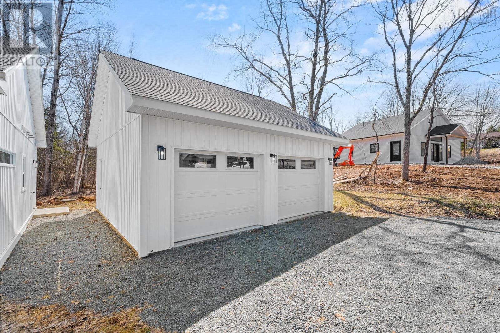 15 Chalet Crescent - 46