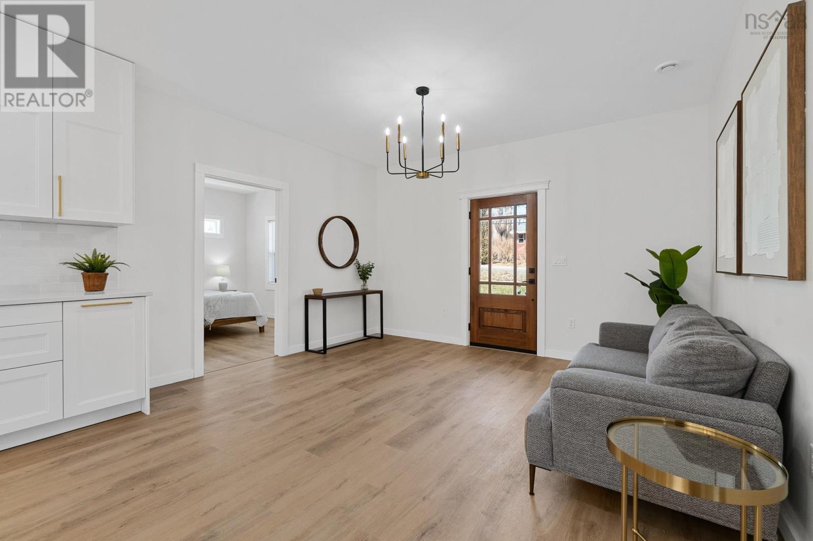15 Chalet Crescent - 8