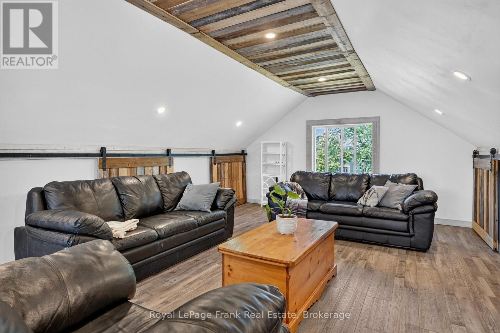 9 LILAC LANE - Image 38