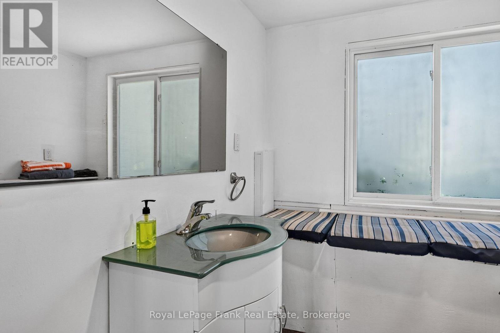 9 LILAC LANE - Image 42