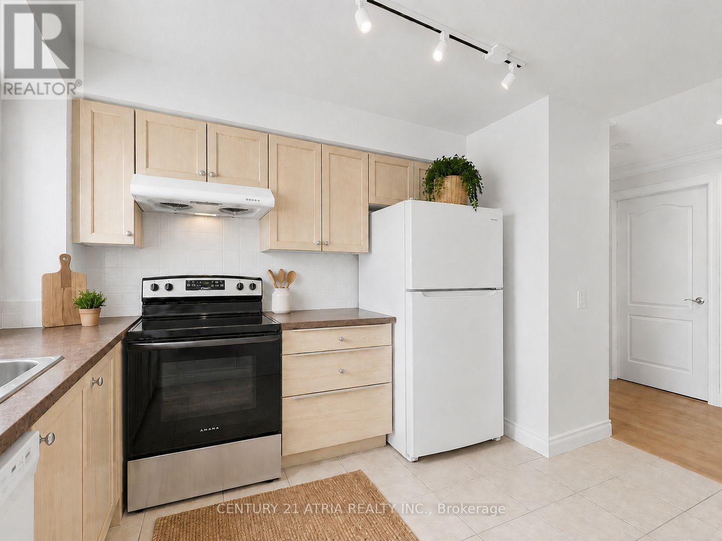 #1110 2 CLAIRTRELL ROAD - 13