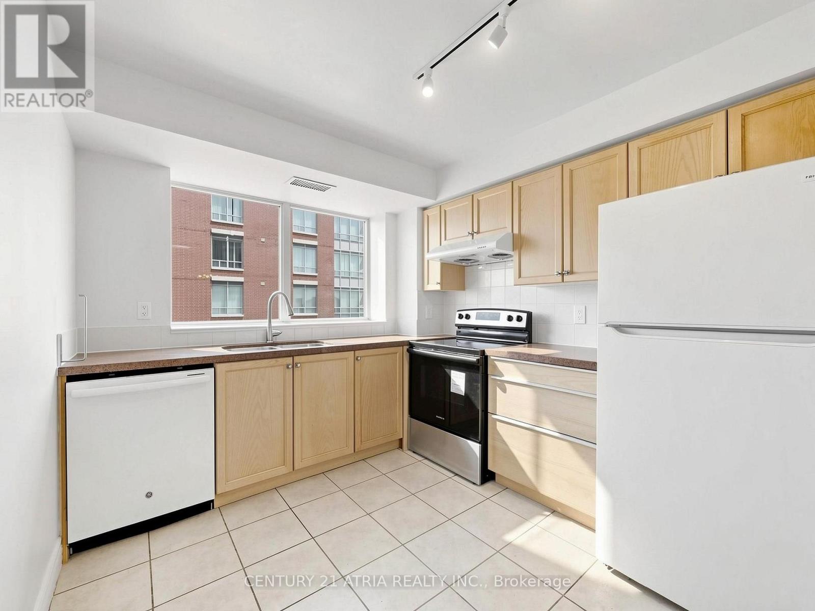 #1110 2 CLAIRTRELL ROAD - 14