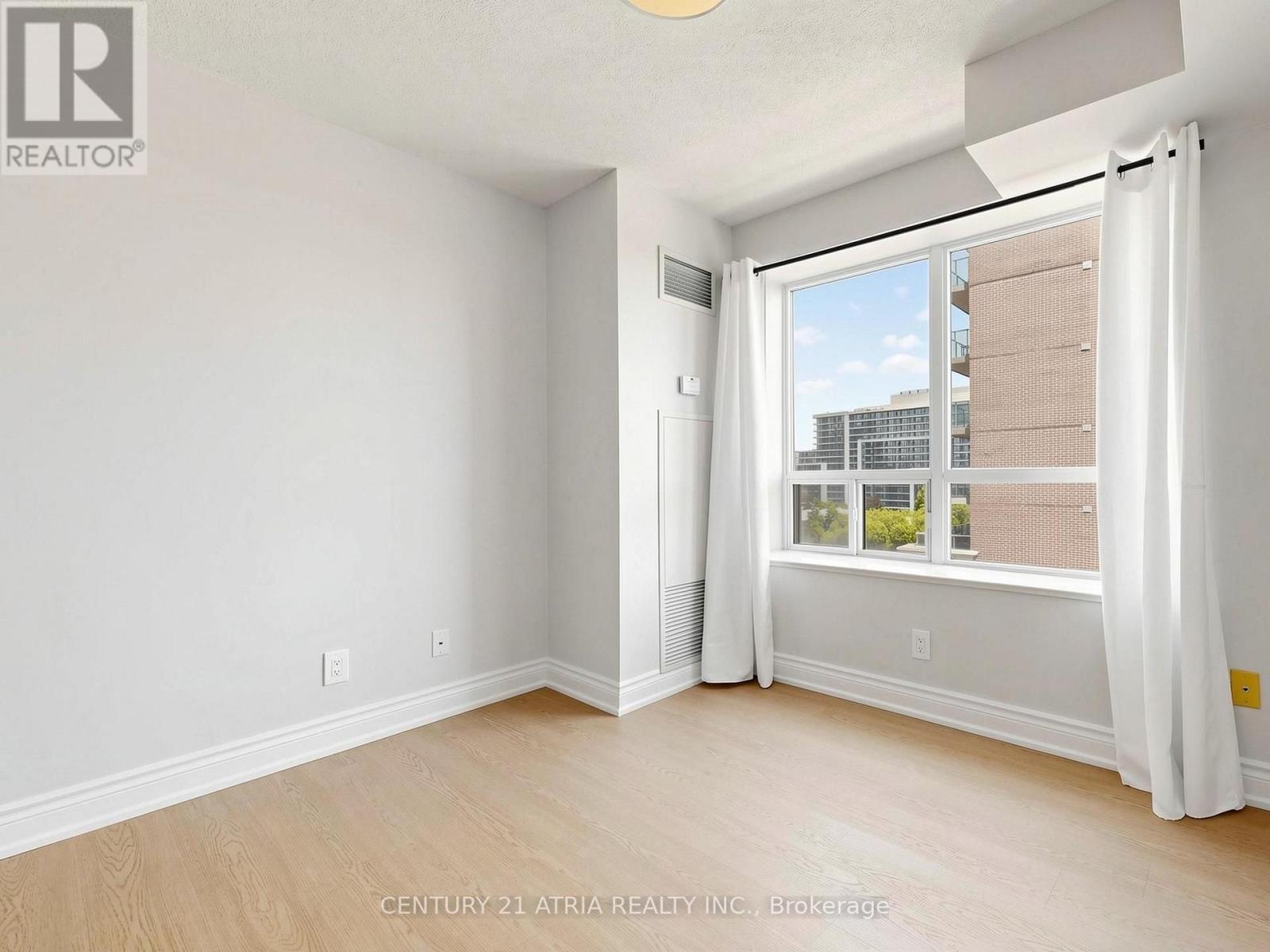 #1110 2 CLAIRTRELL ROAD - 20