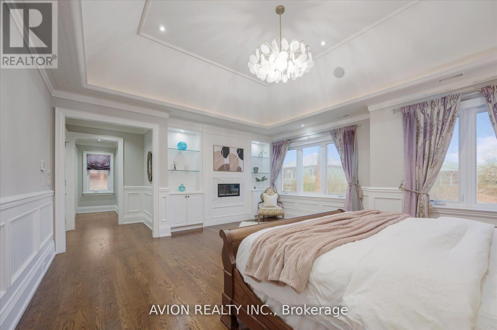 26 DANVILLE DRIVE - 29