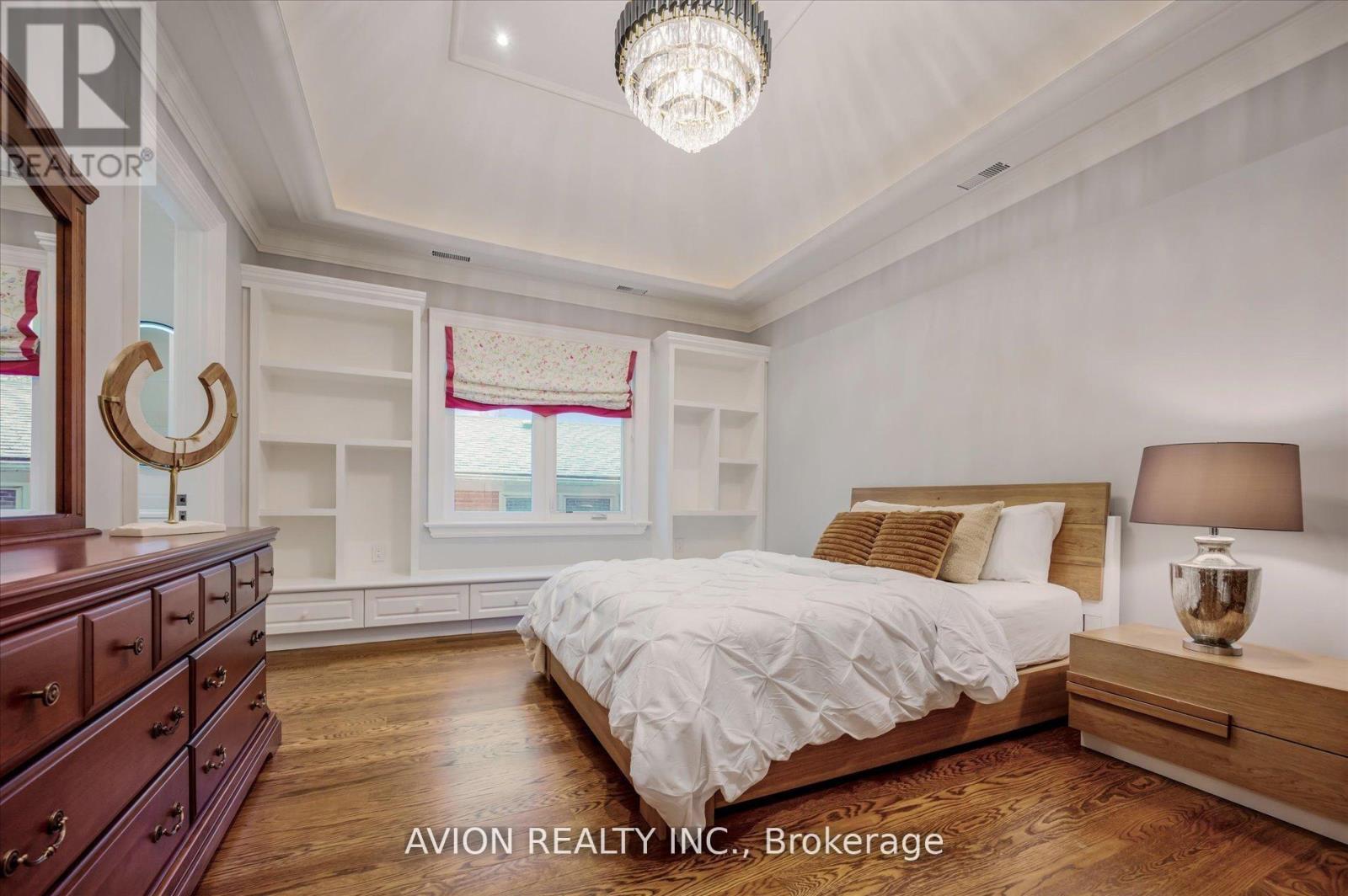 26 DANVILLE DRIVE - 32