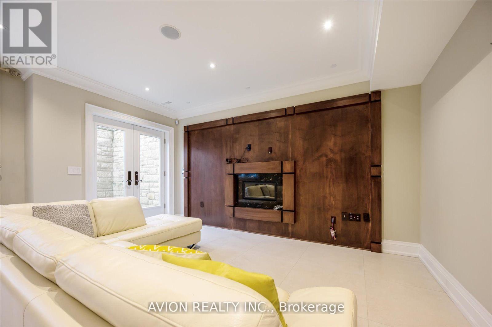 26 DANVILLE DRIVE - 40