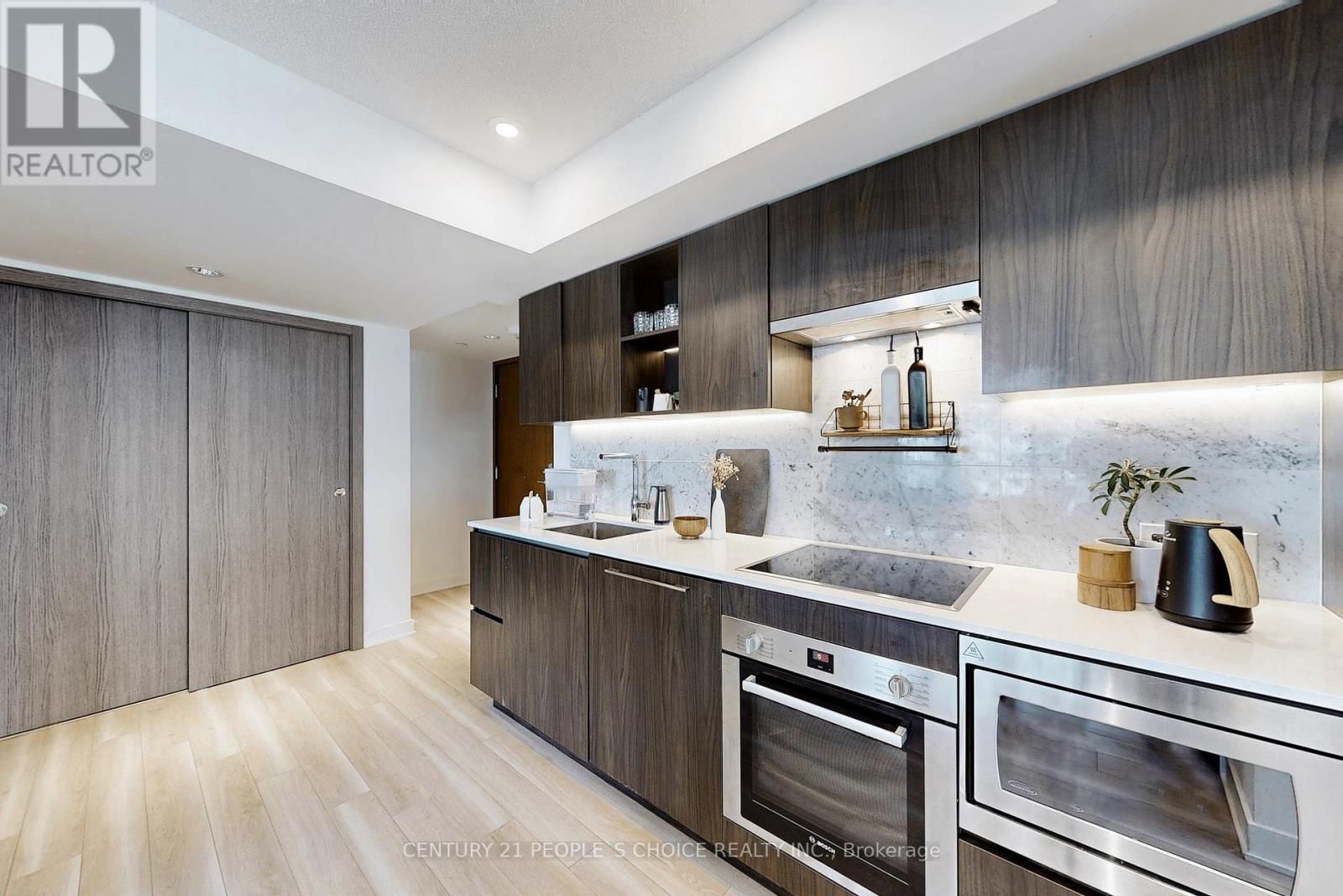 #1006 17 BATHURST STREET N - 15