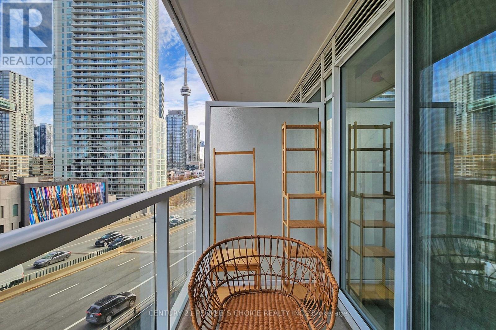 #1006 17 BATHURST STREET N - 27