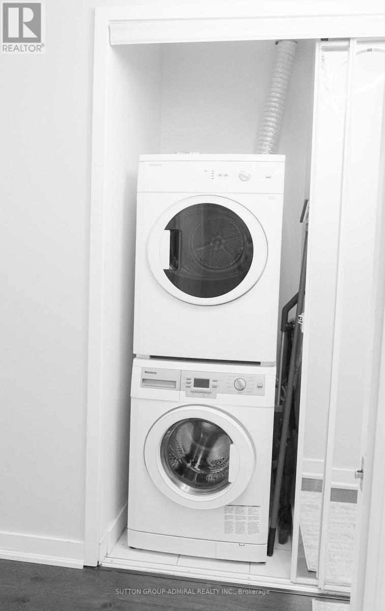 #4908 12 YORK STREET - 11