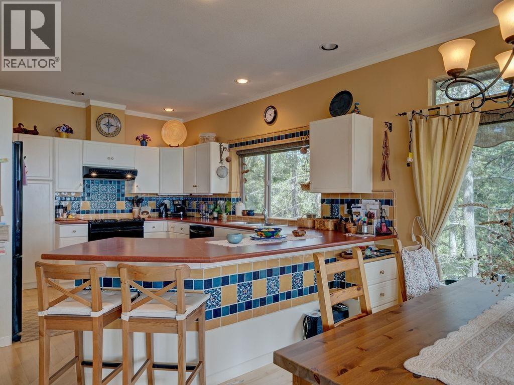 5475 HYDAWAY PLACE, Halfmoon Bay