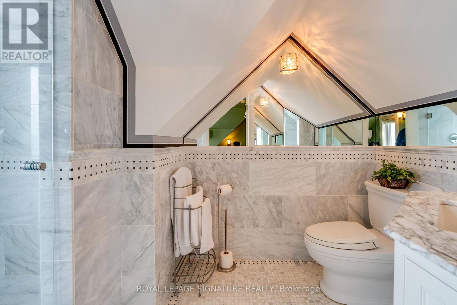 220 GREYABBEY TRAIL - 34