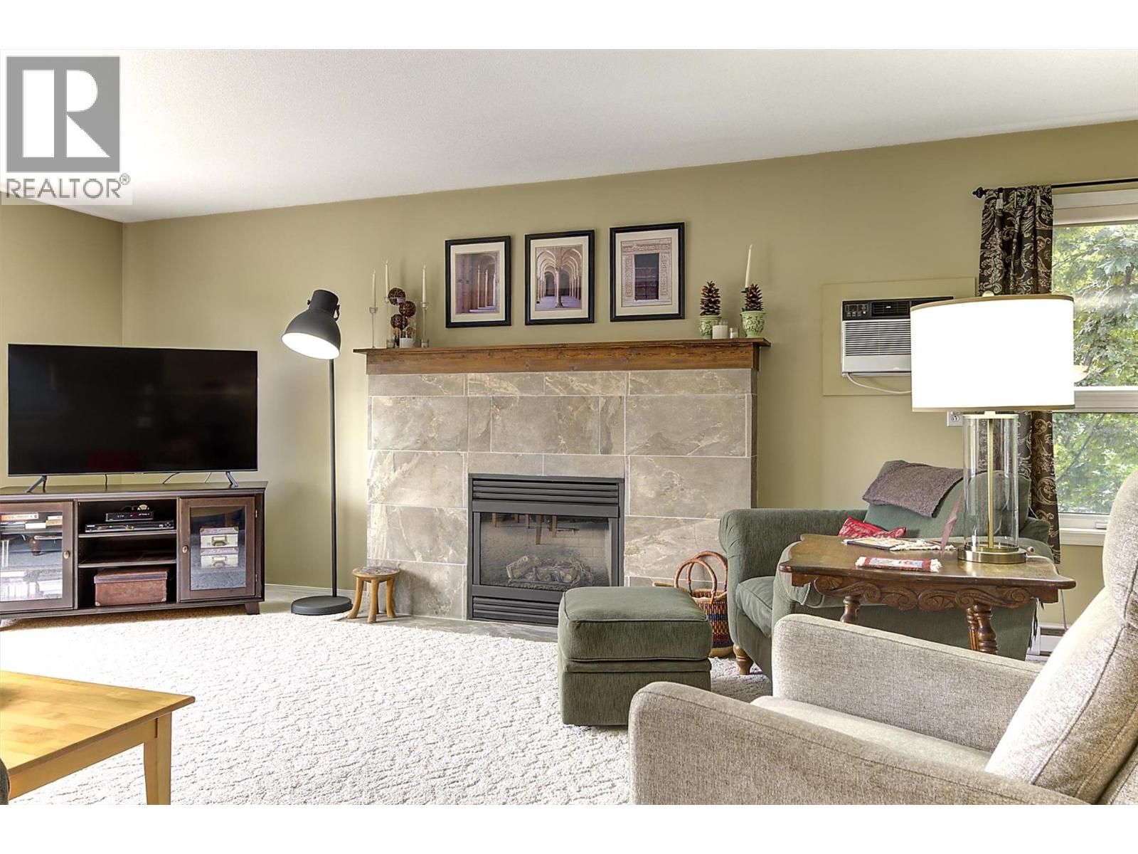 1672 Thayer Court - 10
