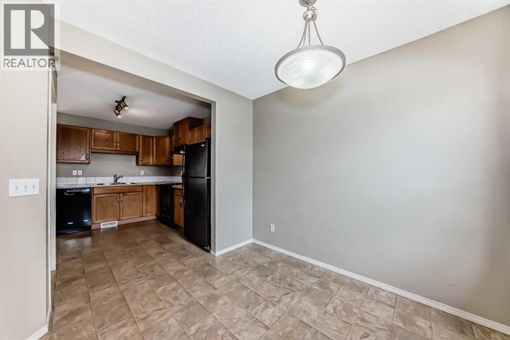 501 Saddlecrest Boulevard NE - 11