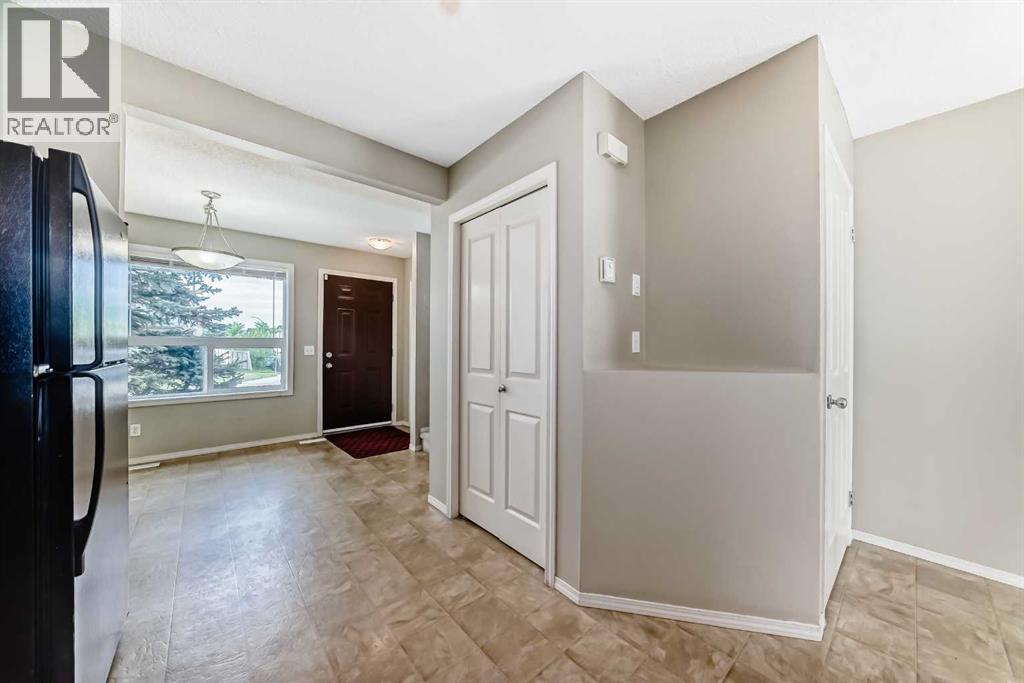 501 Saddlecrest Boulevard NE - 8