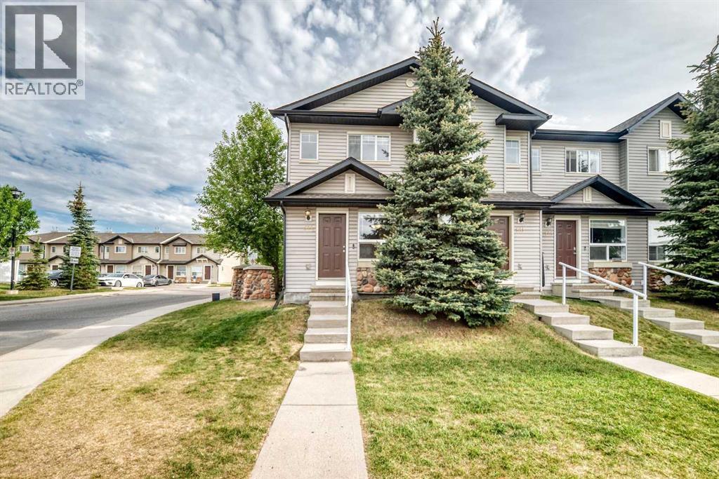 501 Saddlecrest Boulevard NE - 1