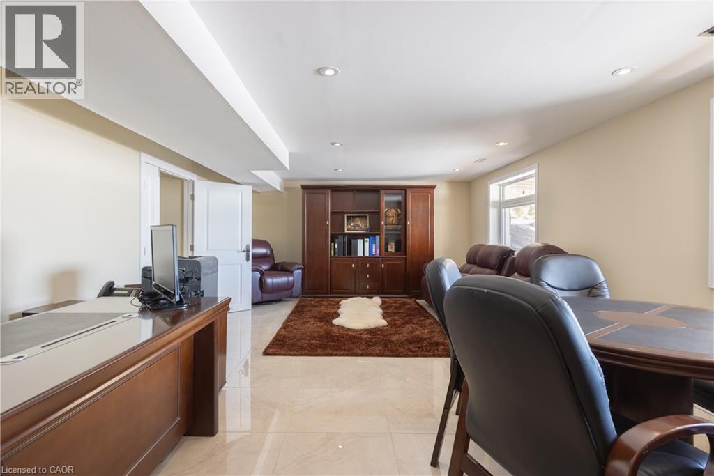 3346 LAKESHORE Road W - 24