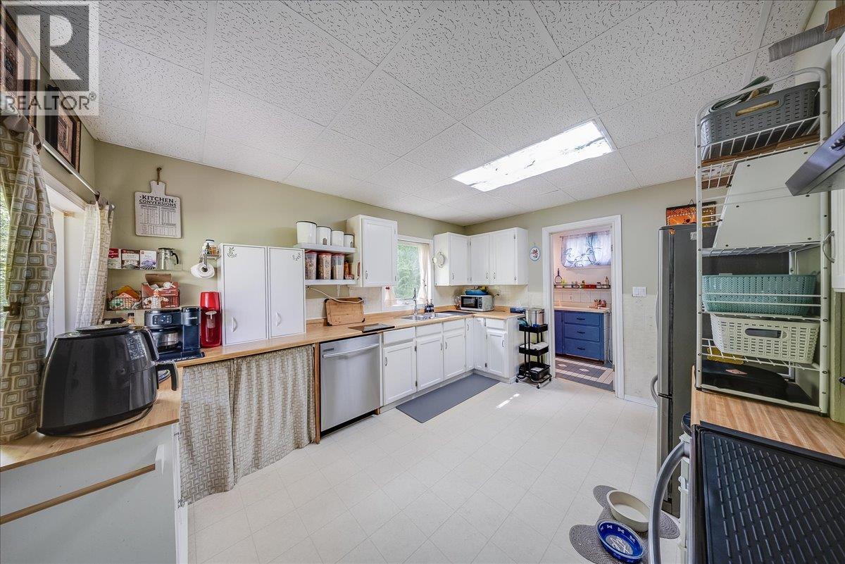 96 RESERVOIR Road - 15