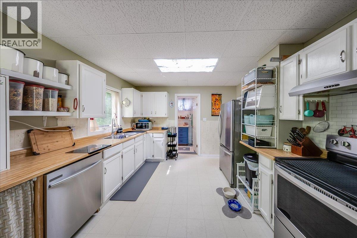 96 RESERVOIR Road - 17