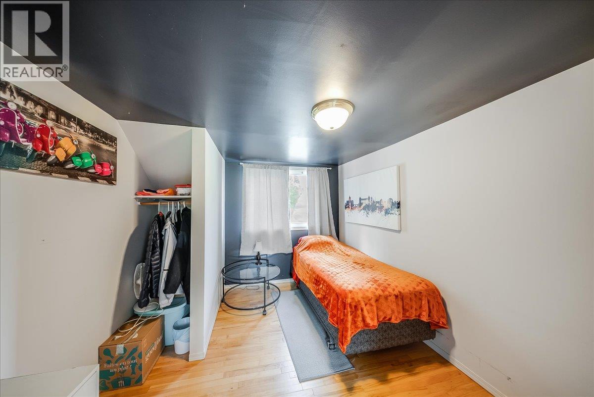 96 RESERVOIR Road - 26