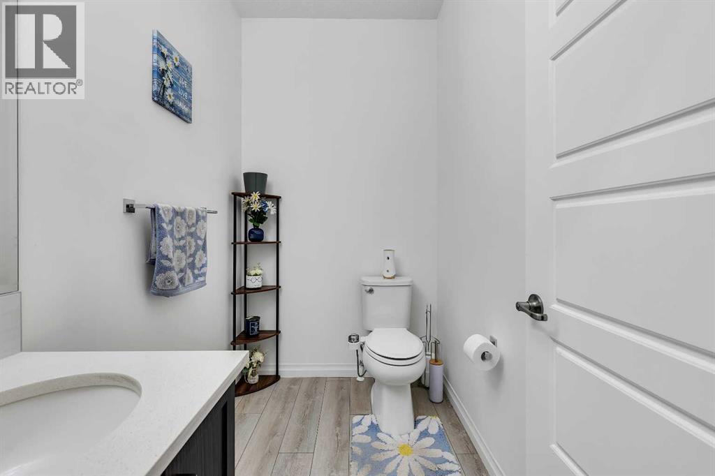 176 Howse Crescent NE - 21