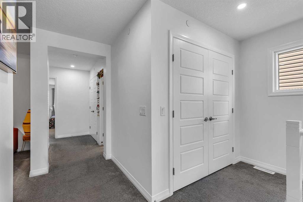 176 Howse Crescent NE - 25
