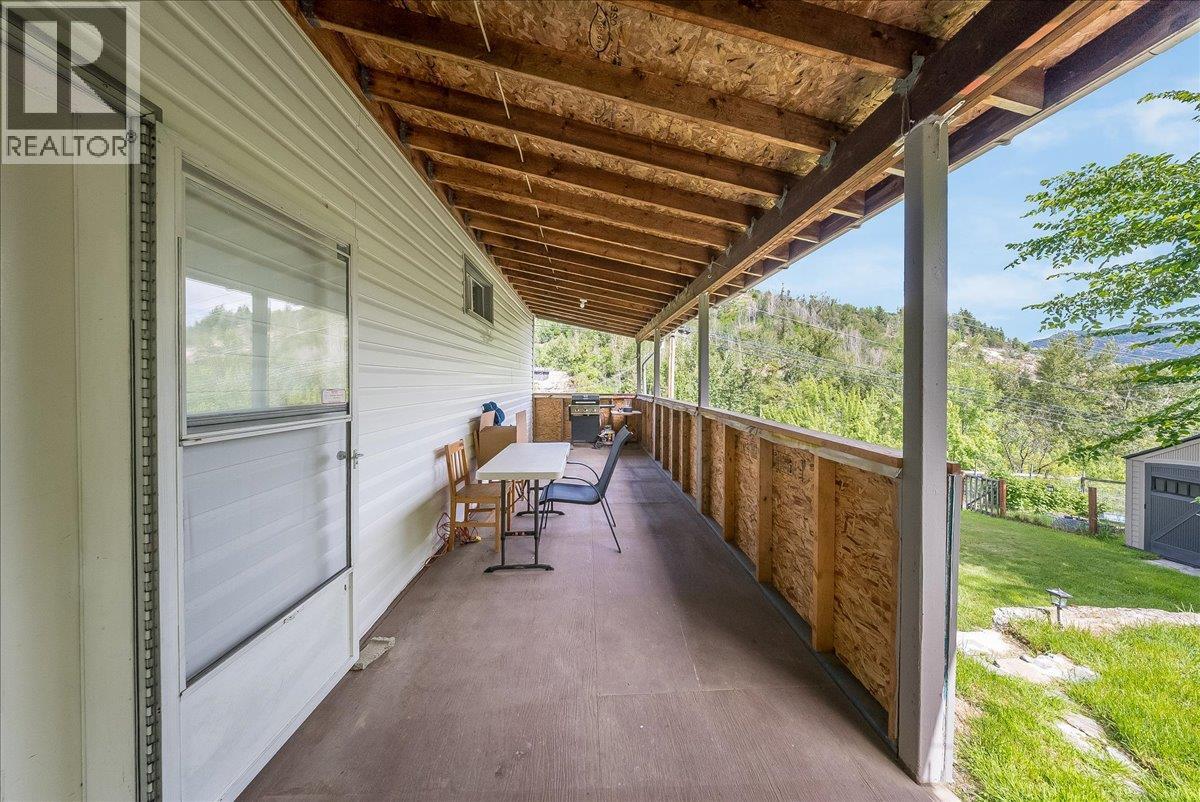 96 RESERVOIR Road - 32