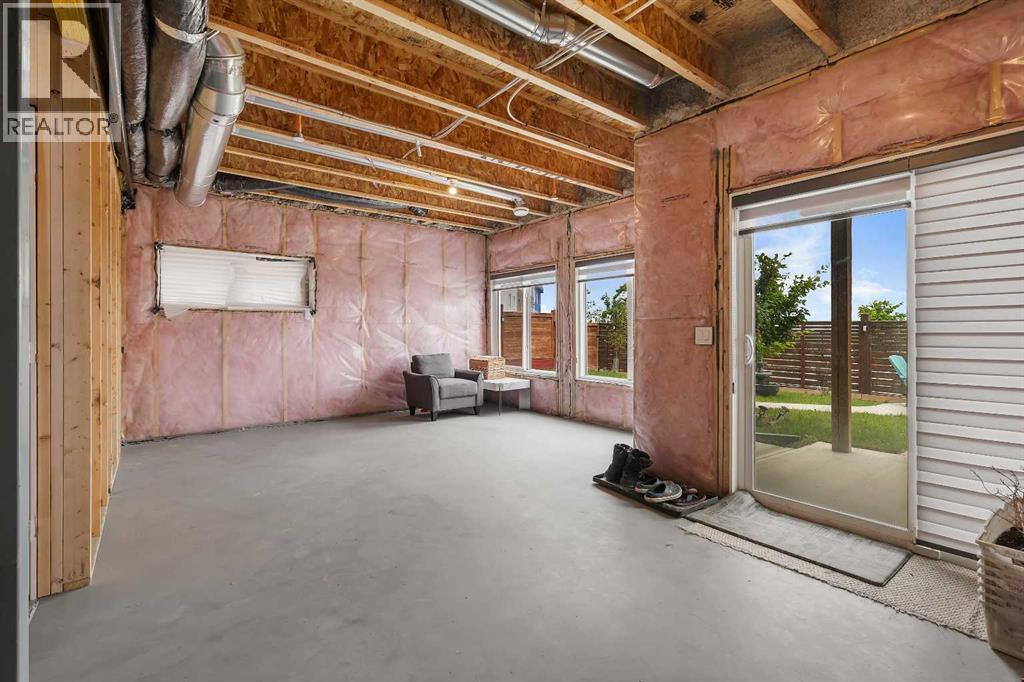 176 Howse Crescent NE - 38